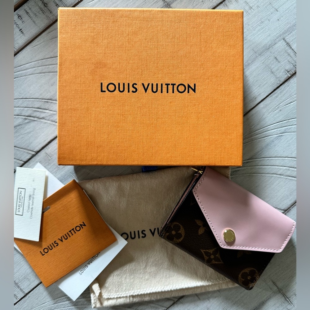 Louis Vuitton Zoé Wallet Rose Ballerine
Monogram